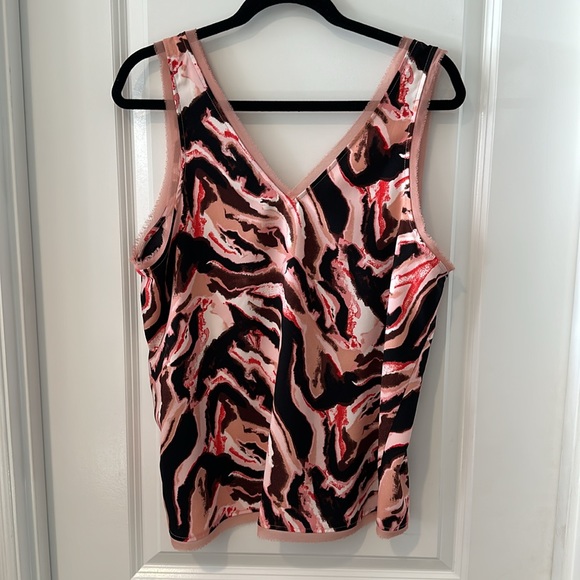 🦋 Halogen V Neck 🦋 - Picture 3 of 4